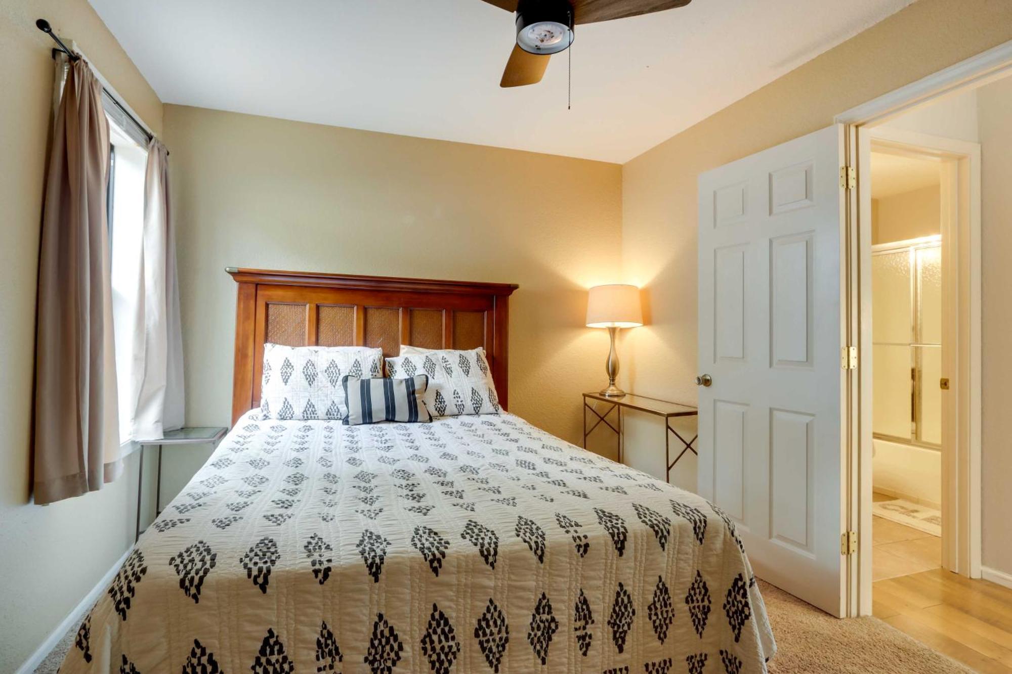 Lakefront Osage Beach Condo With Community Pool Extérieur photo