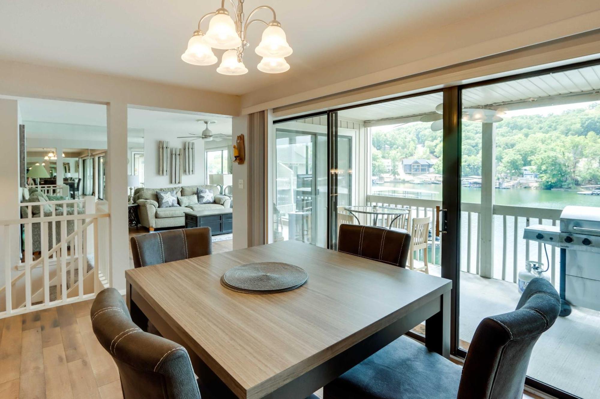 Lakefront Osage Beach Condo With Community Pool Extérieur photo