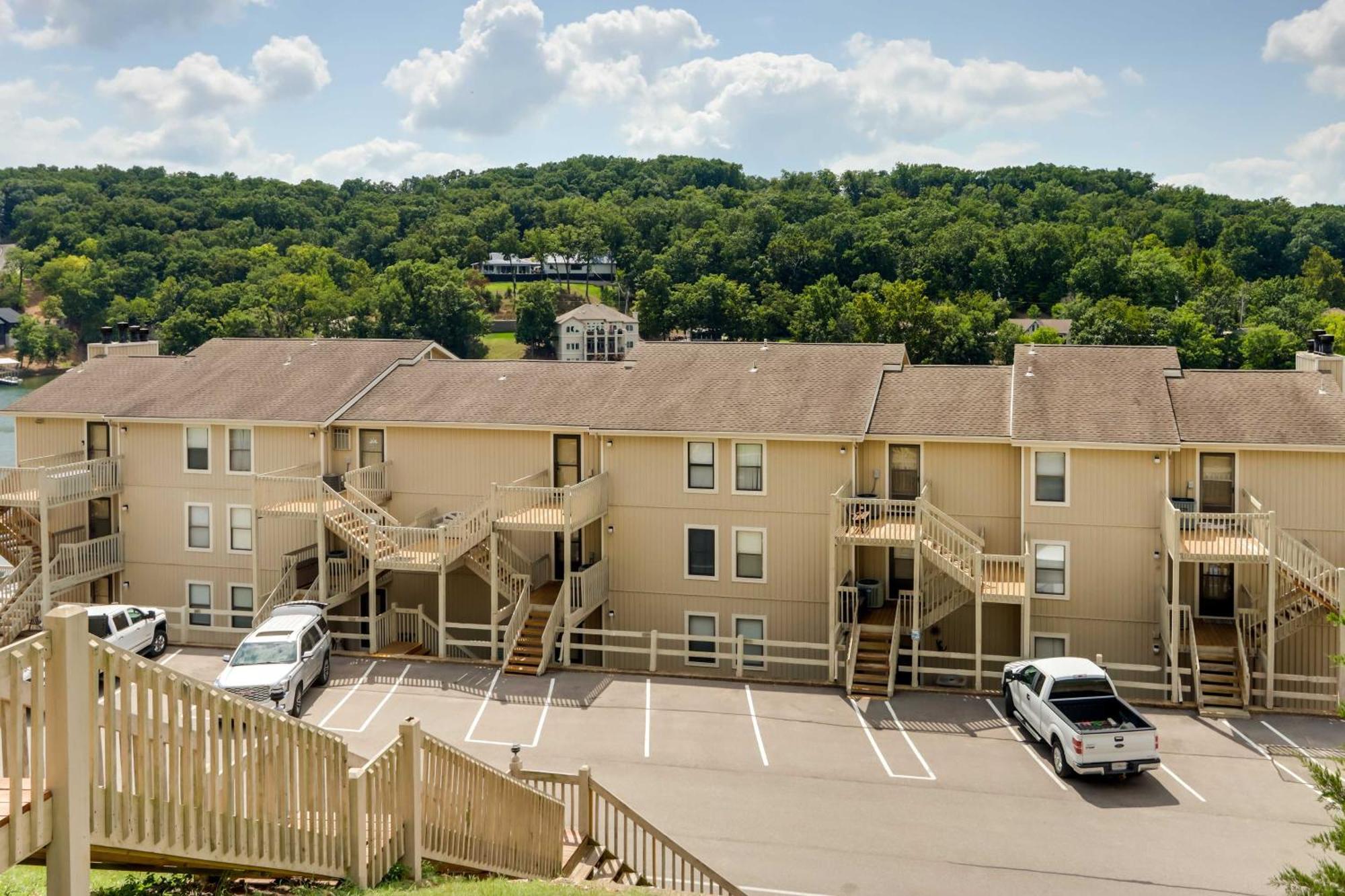 Lakefront Osage Beach Condo With Community Pool Extérieur photo