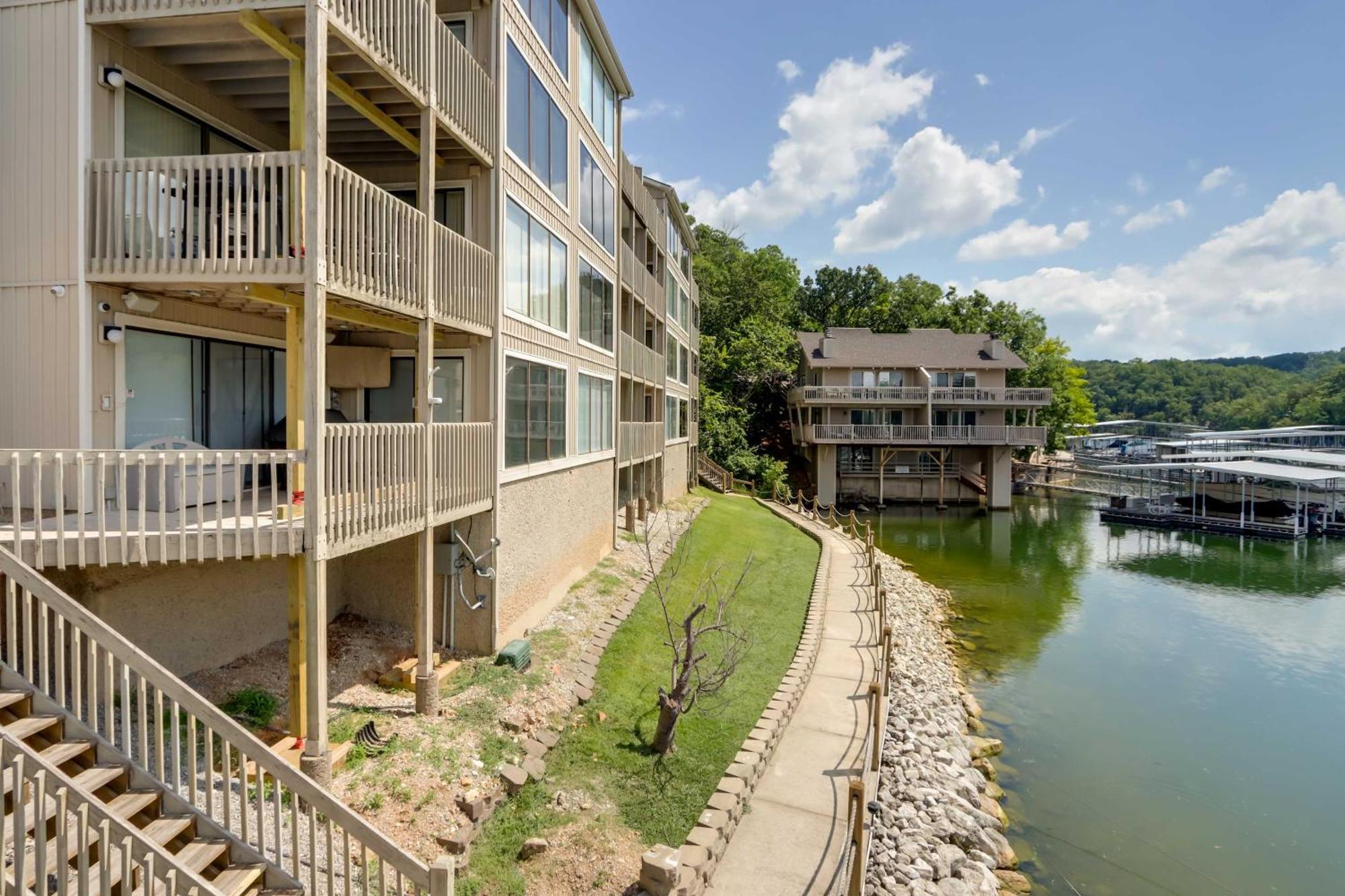 Lakefront Osage Beach Condo With Community Pool Extérieur photo